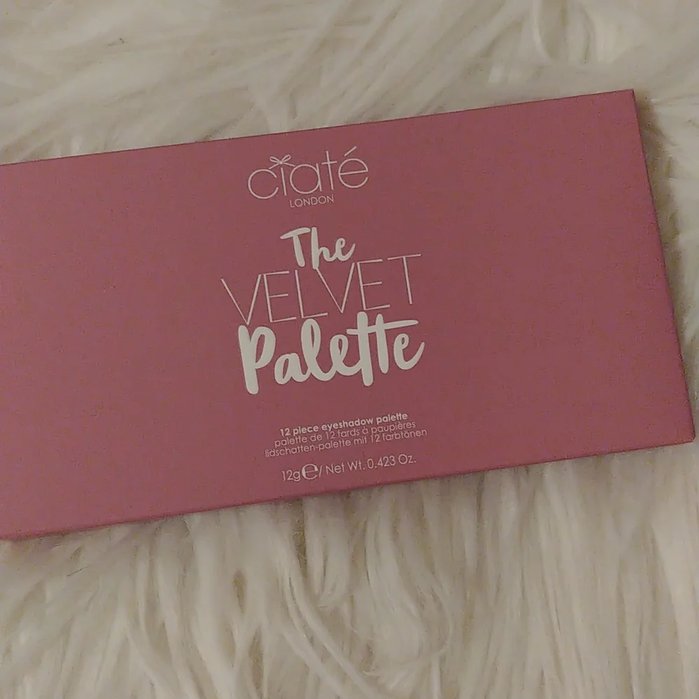 💝FIRM! NWT CIATE LONDON THE VELVET EYESHADOW PALETTE